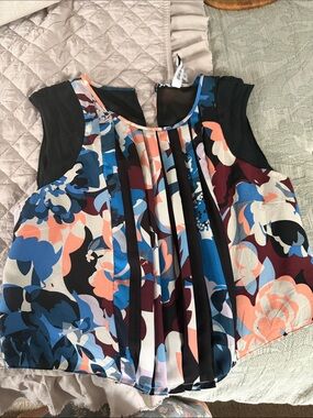 Elizabeth and James Floral Pleated Sleeveless Camisole in Blue, Coral & Black